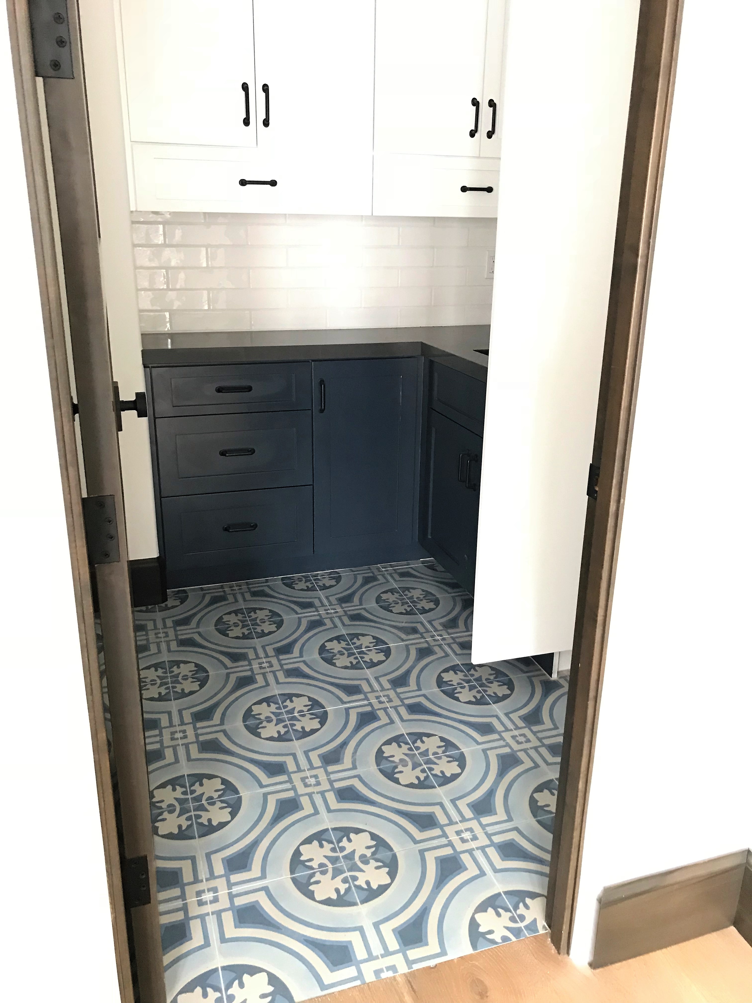 laundry room floor design, counter top
